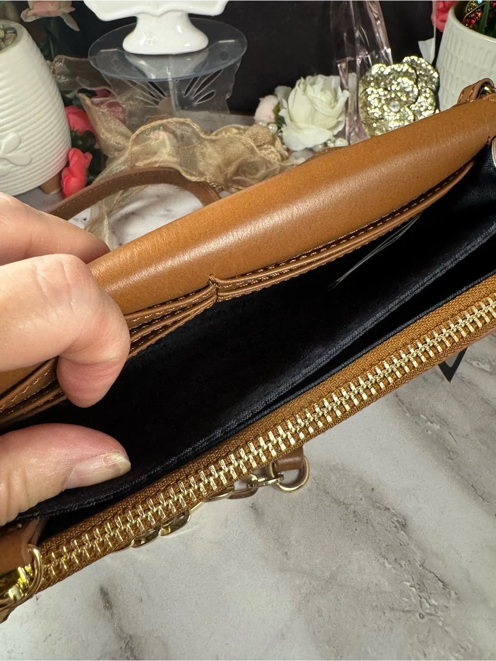 Tommy Hilfiger Tan & Beige Signature Crossbody Wallet